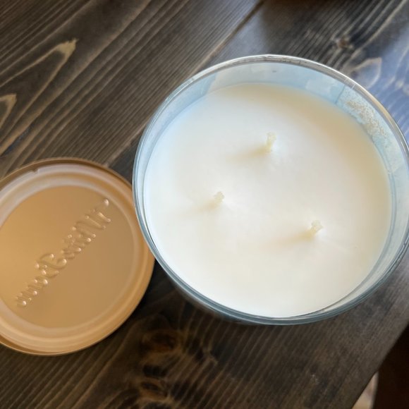 Sapphire Quartz 3 Wick Candle - Picture 3 of 3